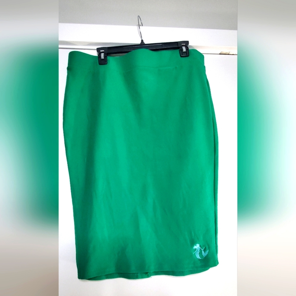 New without tags pencil skirt.